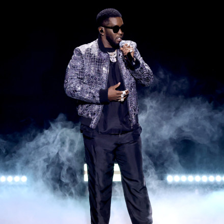 Diddy: «Επαίσχυντη λασπολογία» χαρακτηρίζει το ντοκιμαντέρ του 50 Cent