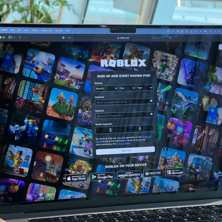 «Μπλόκο» της Ρωσίας στο Roblox - «Δικαιολογεί την τρομοκρατία και κάνει προπαγάνδα υπέρ των ΛΟΑΤΚΙ»