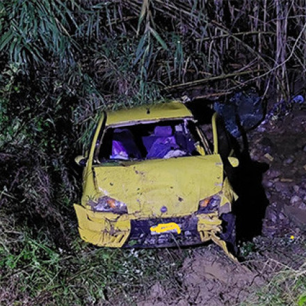 Κέρκυρα: Αυτοκίνητο με μάνα και κόρη έπεσε σε ποτάμι από ύψος 7 μέτρων - Νεκρή η συνοδηγός