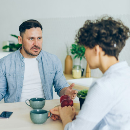 Η διαφορά στις πολιτικές πεποιθήσεις επηρεάζει αρνητικά την ευτυχία των ερωτικών συντρόφων