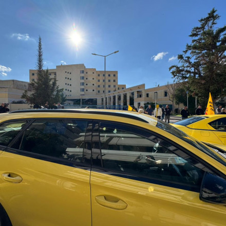 Ταξί: Συνεχίζεται η 48ωρη απεργία - Έφτασαν στο υπουργείο Μεταφορών οι οδηγοί