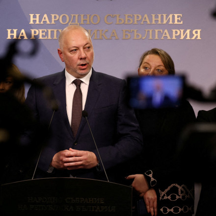 Σε πολιτική αναταραχή η Βουλγαρία: Παραιτήθηκε ο πρωθυπουργός Ζελιάζκοφ