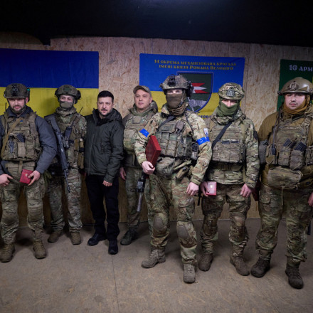 ΝΑΤΟ και εδαφικό «θυσιάζει» ο Ζελένσκι για συνέχιση των διαπραγματεύσεων