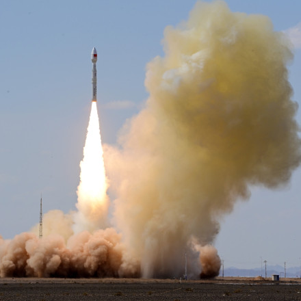 Οι δορυφόροι Starlink του Έλον Μασκ απέφυγαν οριακά σύγκρουση με κινεζικούς