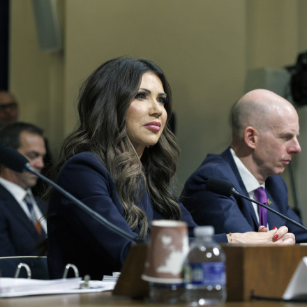 ΗΠΑ: Χαμός στην ακρόαση της Κρίστι Νόεμ για το μεταναστευτικό