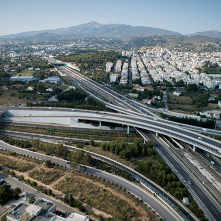 Αττική Οδός: Έρχονται αυξήσεις στα διόδια από το 2026 – Ποιους «χτυπούν» περισσότερο