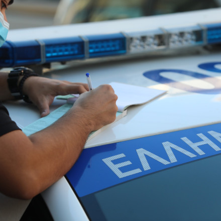 Χωρίς δίπλωμα ο 28χρονος οδηγός που τραυμάτισε δύο αστυνομικούς σε έλεγχο στην Ατττική Οδό