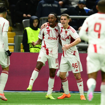 Το πρώτο ευρωπαϊκό «τρίποντο» άργησε για τον Ολυμπιακό, ήρθε στο κρύο και ήταν... καυτό!