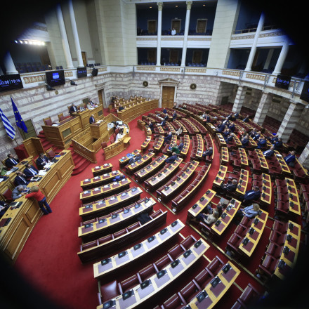 Βουλή προϋπολογισμός:  Ο πρώτος αρχηγός «θύμα» του κόφτη - Όχι δεν είναι η Ζωή