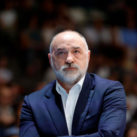 Μετά τον Λάσο η Εφές... ψωνίζει ελληνικά: Ποιους παίκτες Ολυμπιακού και Παναθηναϊκού έχει «κυκλώσει»