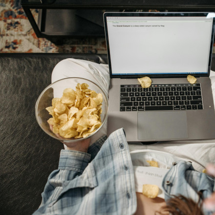 «Καμπανάκι» για καρκινογόνα ουσία σε πατατάκια - Τι δείχνουν τα νέα επιστημονικά δεδομένα