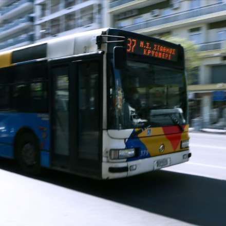 Θεσσαλονίκη: Ελεύθερος ο οδηγός λεωφορείου για την παράβαση σε σιδηροδρομική διάβαση