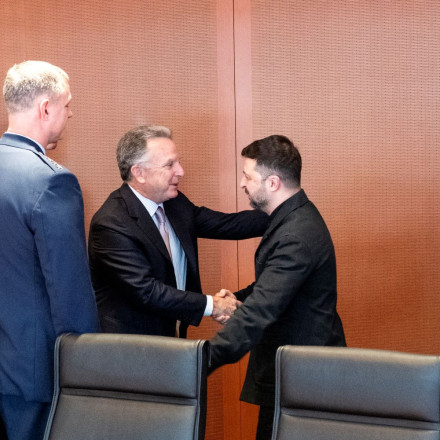 Συνομιλίες ΗΠΑ-Ουκρανίας στο Βερολίνο: Πρόοδος και νέο κρίσιμο ραντεβού τη Δευτέρα