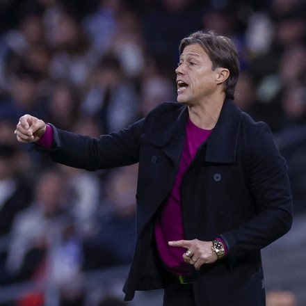 Αλμέιδα: Αυτός είναι ο λόγος που δεν μπορεί να τον απολύσει η Σεβίλλη