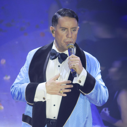 Γιώργος Μαζωνάκης: Το αδιαχώρητο στην πρεμιέρα του - Το μήνυμα που έστειλε από σκηνής