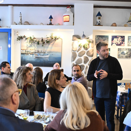 «Η ΝΔ χάνει στα καφενεία, θα το πληρώσει» - Οι προβλέψεις Ανδρουλάκης για τις κάλπες