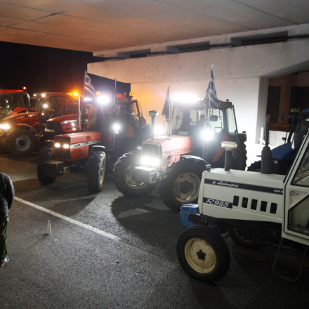 Χριστούγεννα με μπλόκα: Εκτροπές αλλά και ανοιχτοί δρόμοι, ο «χάρτης» για τα ΙΧ στις εθνικές οδούς