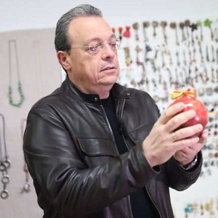 Ο Φάμελλος απαντά στον Τσίπρα και «κερνά κώνειο» τη Ζωή