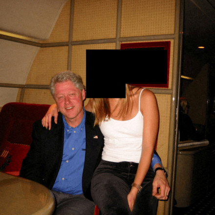 Αρχεία Έπσταϊν: Ο Κλίντον δεν εμφανίστηκε να καταθέσει - Ανοιχτό το ενδεχόμενο να παραπεμφθεί