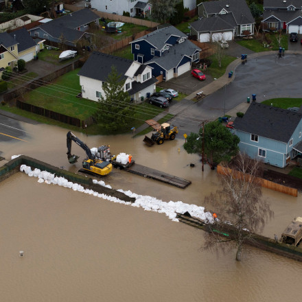 Σε «κόκκινο» συναγερμό το Λος Άντζελες: Εκκενώνονται περιοχές υπό τον φόβο πλημμυρών