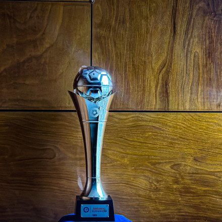 Super Cup: Αυτό είναι το τρόπαιο που περιμένει ΟΦΗ και Ολυμπιακό (pic)