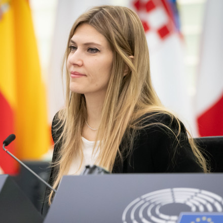 Καϊλή: «Στημένη η βαλίτσα με τα χρήματα» - «Χρησιμοποίησαν την κόρη μου, είμαι θύμα του Belgiangate»