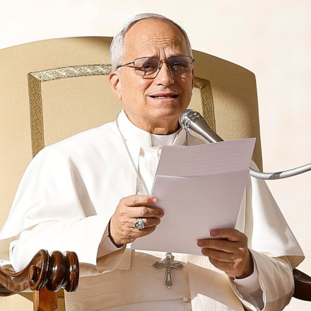 Ιταλία: Ο πάπας Λέων ως @drPrevost μαθαίνει γερμανικά μέσω ηλεκτρονικής εφαρμογής όταν έχει αϋπνίες