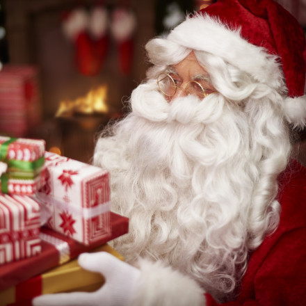 Άγιος Βασίλης VS Santa Claus: Οι μεγάλες διαφορές στην Ορθόδοξη και Δυτική χριστιανική παράδοση