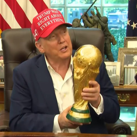 Μουντιάλ: Ο Τραμπ διέταξε απαγόρευση εισόδου σε υπηκόους από Σενεγάλη και Ακτή Ελεφαντοστού