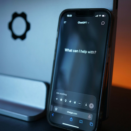 Με ποιο τρόπο το AI κάνει τη σκέψη μας πιο τεμπέλικη