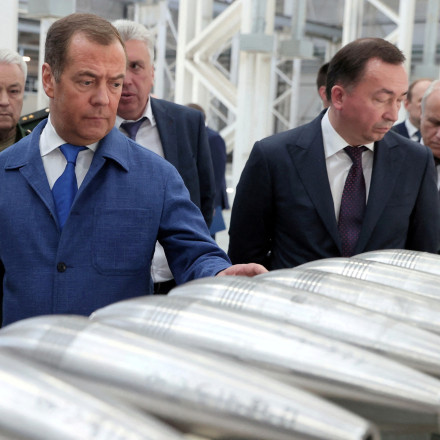 Μεντβέντεφ: Έξαλλος με Ζελένσκι για την επίθεση στο σπίτι του Πούτιν - «Ο μπάσταρ... θέλει πόλεμο»