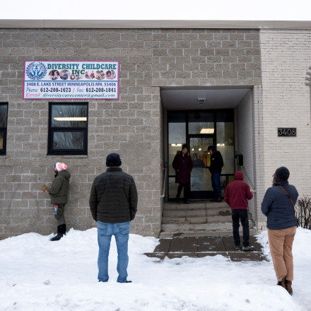 Στον «πάγο» από Τραμπ 10 δις σε πόρους πρόνοιας - Γιατί έχει βάλει στο στόχαστρό του τους Σομαλούς