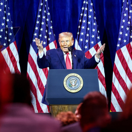 Τραμπ για Βενεζουέλα: «Κρατάμε το πετρέλαιο – Ήταν μια εξαιρετική στρατιωτική επιχείρηση»