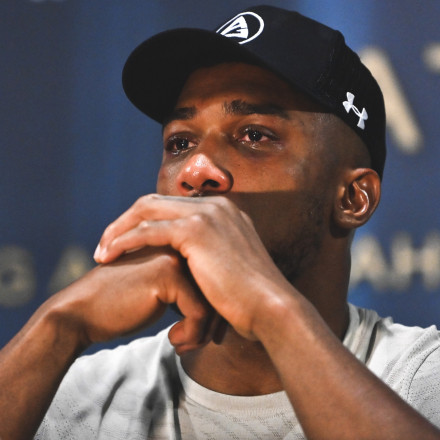 Ο Άντονι Τζόσουα ενεπλάκη και τραυματίστηκε σε τροχαίο με δυο νεκρούς στην Νιγηρία (video)