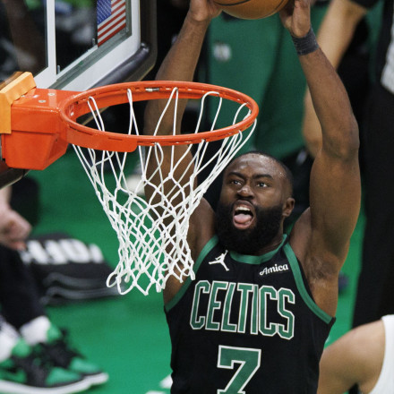 NBA: Επιβλητικοί Σέλτικς σκόρπισαν τους Κλίπερς με σόου Μπράουν - «Διπλά» για Σίξερς και Μπλέιζερς