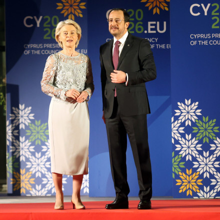 Ούρσουλα φον ντερ Λάιεν: Προτεραιότητα η επανένωση της Κύπρου