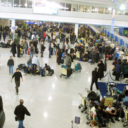 Πρόβλημα στα συστήματα ελέγχου:«Παγώνει» ο ελληνικός εναέριος χώρος–Στον αέρα πτήσεις σε όλη τη χώρα