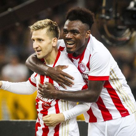 Πρώην επιθετικός του Ολυμπιακού χώρισε τη Miss Nigeria 2013 για να παντρευτεί τη Miss Nigeria 2014