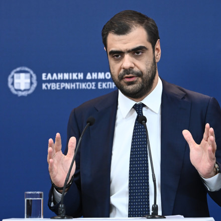 Οι πρώτες (προσεκτικές) κυβερνητικές «βολές» στην Μαρία Καρυστιανού