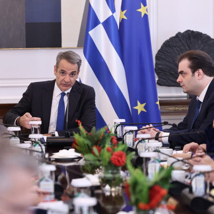 Ανασχηματισμός στον ορίζοντα (οι αμετακίνητοι γνωρίζουν)