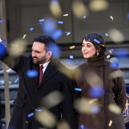 Τι λέει το κοστούμι του Ζοχράν Μαμντάνι για πώς αλλάζει η κοινωνία και η εξουσία