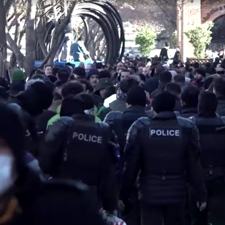 «Κεραυνοί» Ιράν κατά του Ντόναλντ Τραμπ: «Ας προσέχει για τους στρατιώτες του»