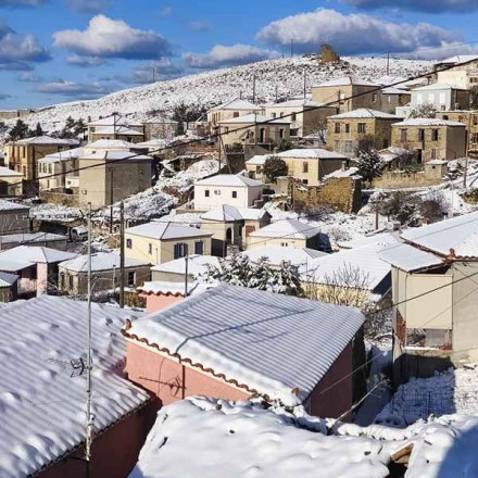 «Λευκή» Πρωτοχρονιά στα νησιά: Χιόνια μέχρι το κύμα σε Λήμνο, Θάσο - Στα λευκά Τήνος, Νάξος, Λέσβος