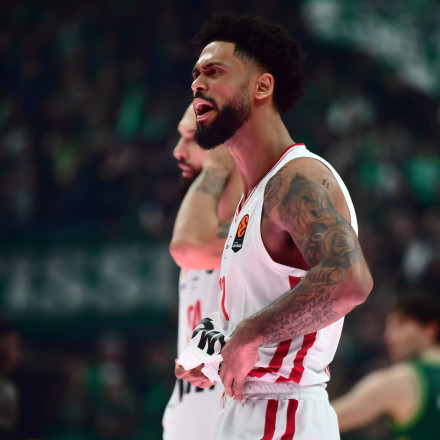 Euroleague: Ο Παναθηναϊκός «ψιθύρισε» στη μοναξιά, ο Ολυμπιακός... βρυχήθηκε με τον νόμο του μπάσκετ