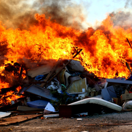 Θεσσαλονίκη: Συναγερμός για φωτιά σε απορρίμματα στη Μίκρα - Μεγάλη κινητοποίηση της Πυροσβεστικής