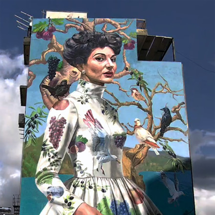 Η Καλαμάτα «φορά» το πρόσωπο της Μαρίας Κάλλας και διεκδικεί τον παγκόσμιο τίτλο του 2025