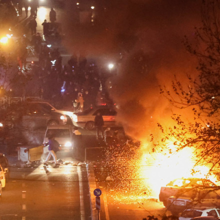 Χάος στο Ιράν: Πάνω από 640 νεκροί στις διαδηλώσεις – Ο Τραμπ απειλεί με πόλεμο και δασμούς 25%