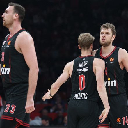 Ολυμπιακός - Μπάγερν 95-80: «Καθάρισε» ο Βεζένκοφ στη σκιά του τραυματισμού του Μόρις