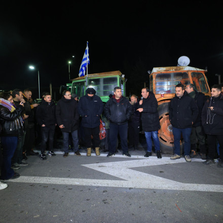 Μέγα είσαι ΚΚΕ και θαυμαστά τα έργα σου