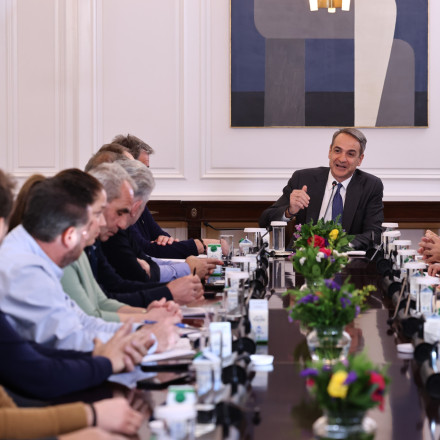 Αυτοί είναι οι 25 αγρότες που συναντoύν τον Κυριάκο Μητσοτάκη - Σε εξέλιξη η συνάντηση στο Μαξίμου